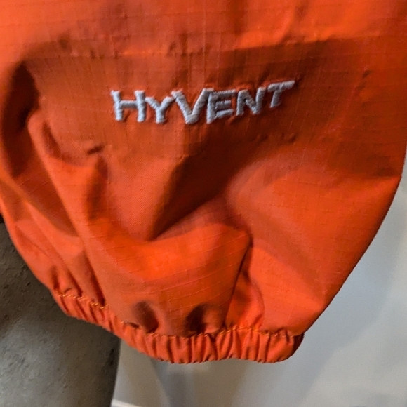 THE NORTH FACE HyVent Boys Rain Jacket Windbreaker Orange Hood Size Larg… - Picture 11 of 16